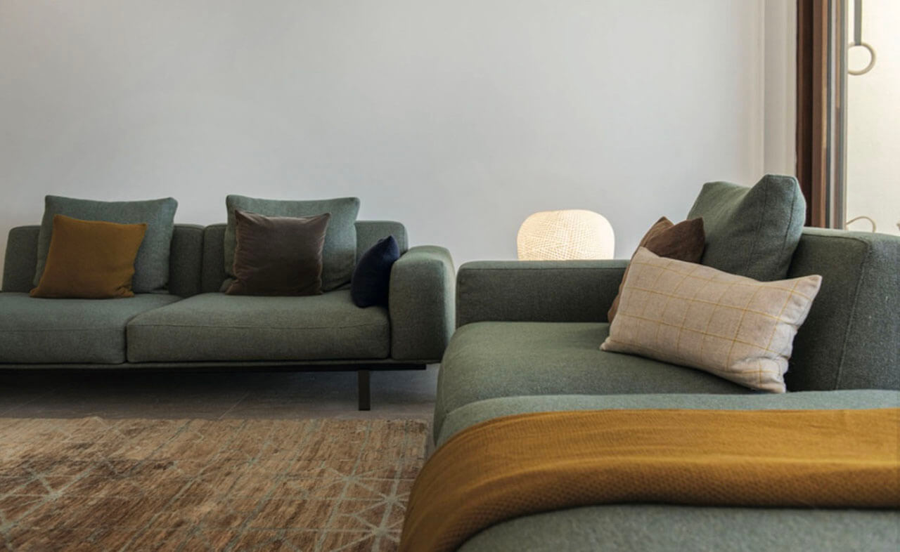 brillant interiors Innenarchitekt Berlin Mitte Apartment am Meer Sofas „Yard“ von Lem